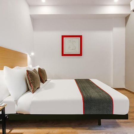 Super Townhouse The Cinco Hotel Near Esi Hospital 海得拉巴 外观 照片