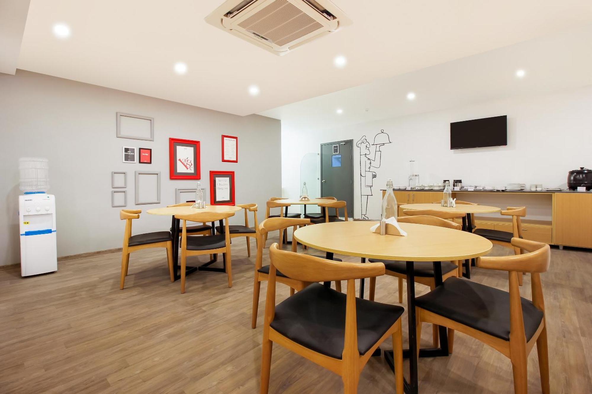 Super Townhouse The Cinco Hotel Near Esi Hospital 海得拉巴 外观 照片