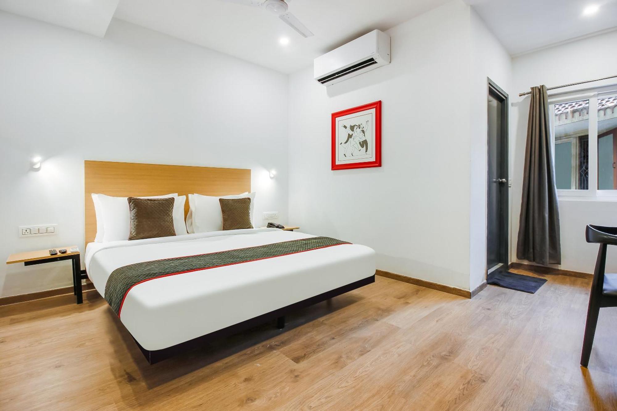 Super Townhouse The Cinco Hotel Near Esi Hospital 海得拉巴 外观 照片