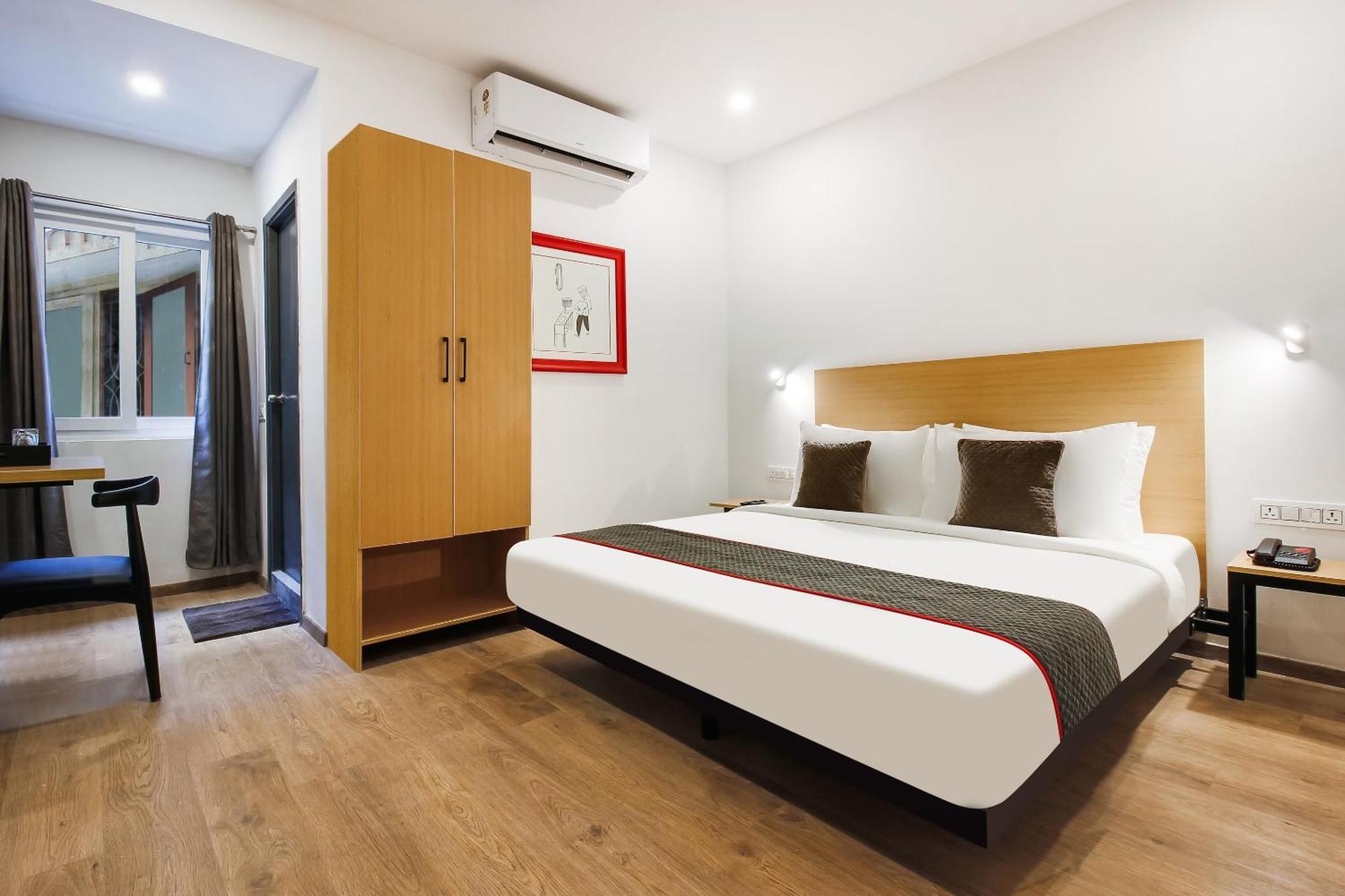 Super Townhouse The Cinco Hotel Near Esi Hospital 海得拉巴 外观 照片